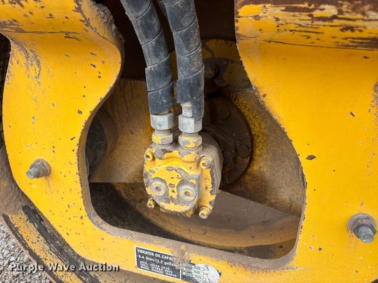 image for item EF6082 2007 Sakai SW320 double drum vibratory roller