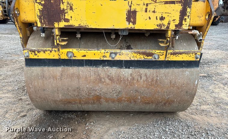 image for item EF6082 2007 Sakai SW320 double drum vibratory roller