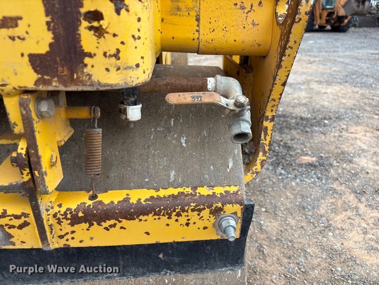 image for item EF6082 2007 Sakai SW320 double drum vibratory roller