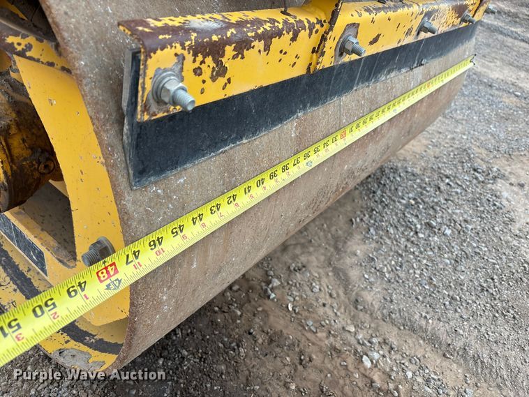 image for item EF6082 2007 Sakai SW320 double drum vibratory roller