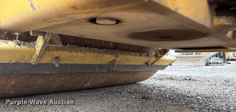 image for item EF6082 2007 Sakai SW320 double drum vibratory roller