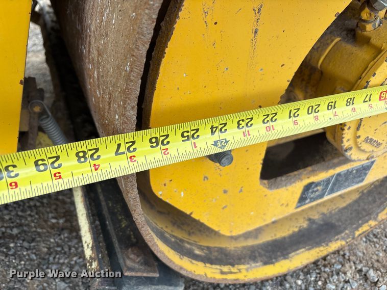 image for item EF6082 2007 Sakai SW320 double drum vibratory roller