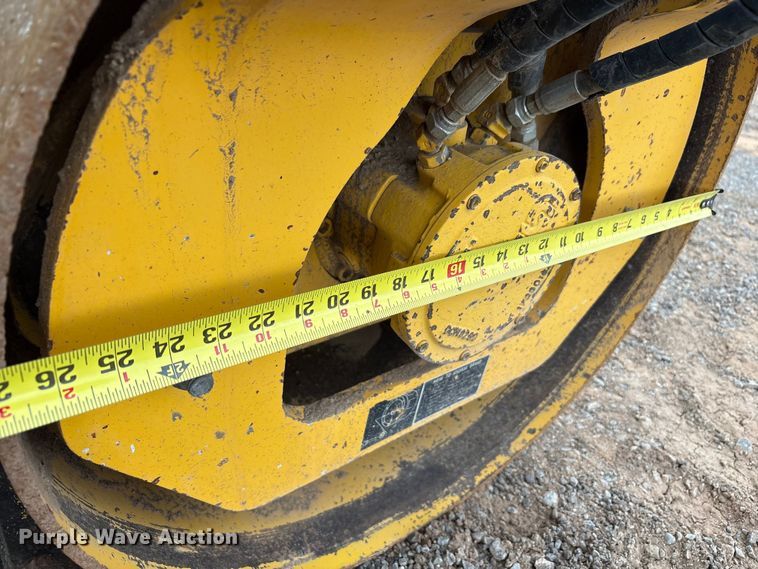 image for item EF6082 2007 Sakai SW320 double drum vibratory roller