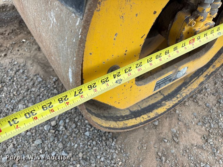 image for item EF6082 2007 Sakai SW320 double drum vibratory roller