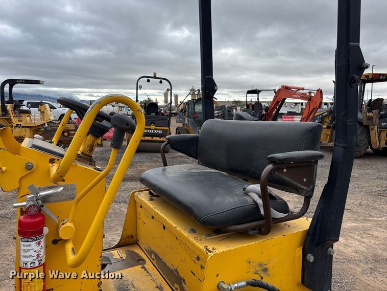 image for item EF6082 2007 Sakai SW320 double drum vibratory roller