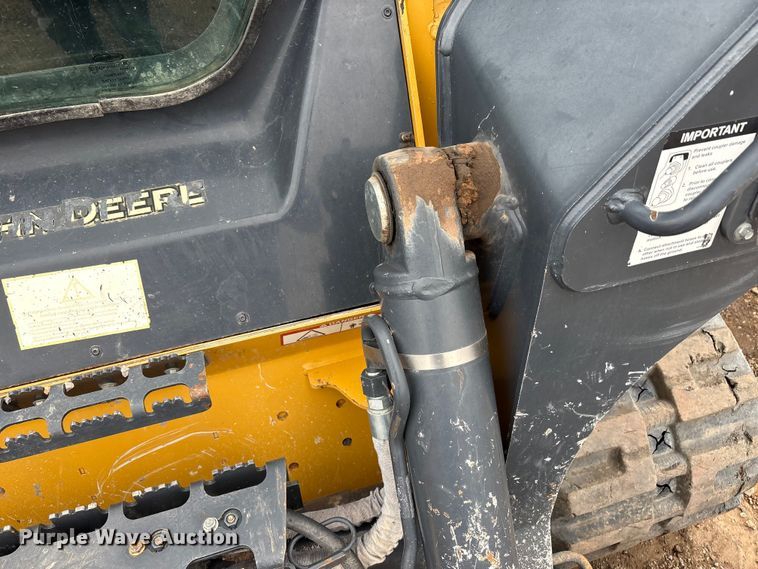 image for item EF6083 2021 John Deere 333G tracked skid steer loader