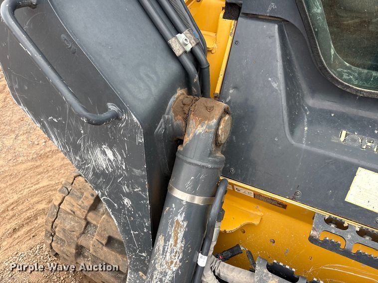 image for item EF6083 2021 John Deere 333G tracked skid steer loader