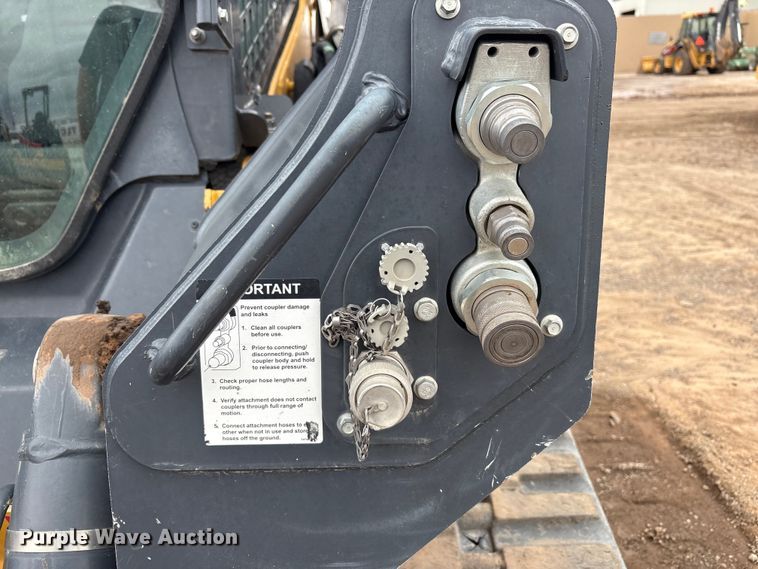 image for item EF6083 2021 John Deere 333G tracked skid steer loader