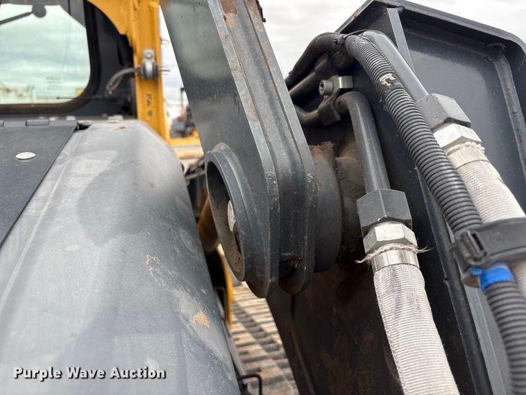 image for item EF6083 2021 John Deere 333G tracked skid steer loader