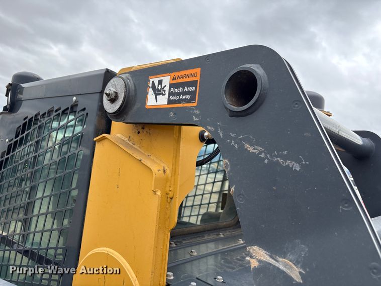 image for item EF6083 2021 John Deere 333G tracked skid steer loader