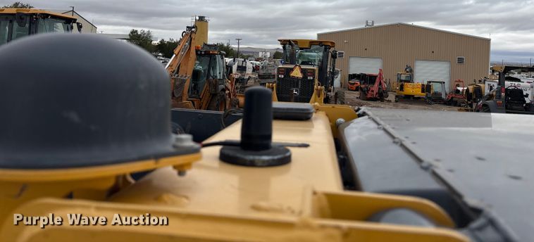 image for item EF6083 2021 John Deere 333G tracked skid steer loader