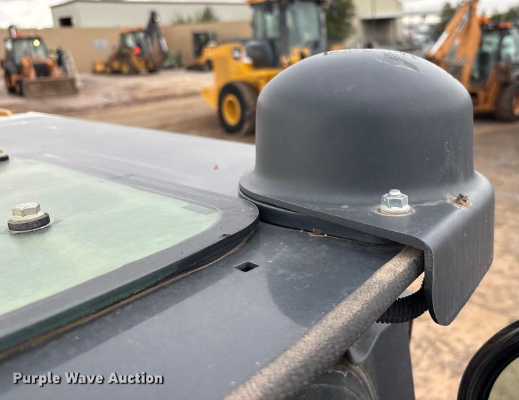 image for item EF6083 2021 John Deere 333G tracked skid steer loader