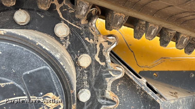 image for item EF6083 2021 John Deere 333G tracked skid steer loader