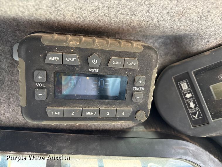 image for item EF6083 2021 John Deere 333G tracked skid steer loader