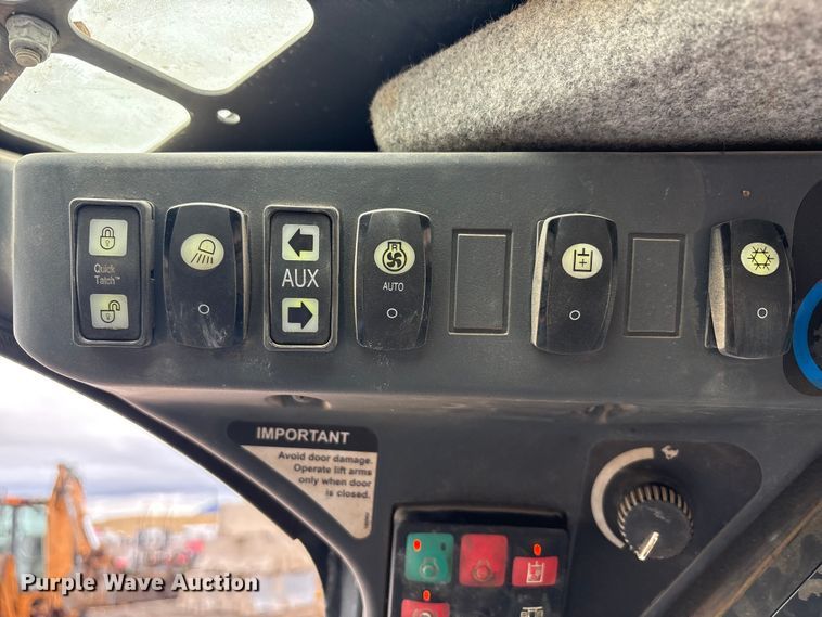 image for item EF6083 2021 John Deere 333G tracked skid steer loader