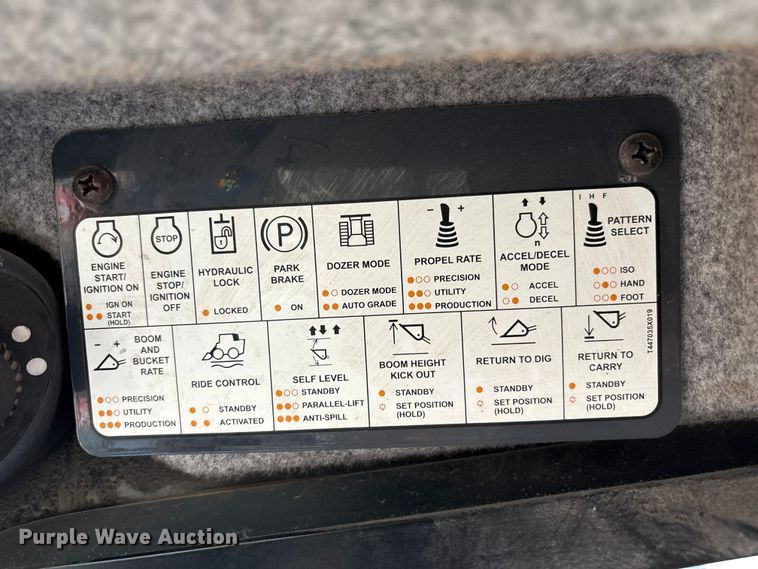 image for item EF6083 2021 John Deere 333G tracked skid steer loader