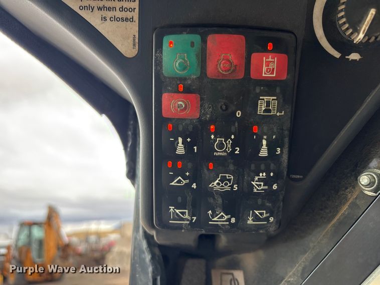 image for item EF6083 2021 John Deere 333G tracked skid steer loader