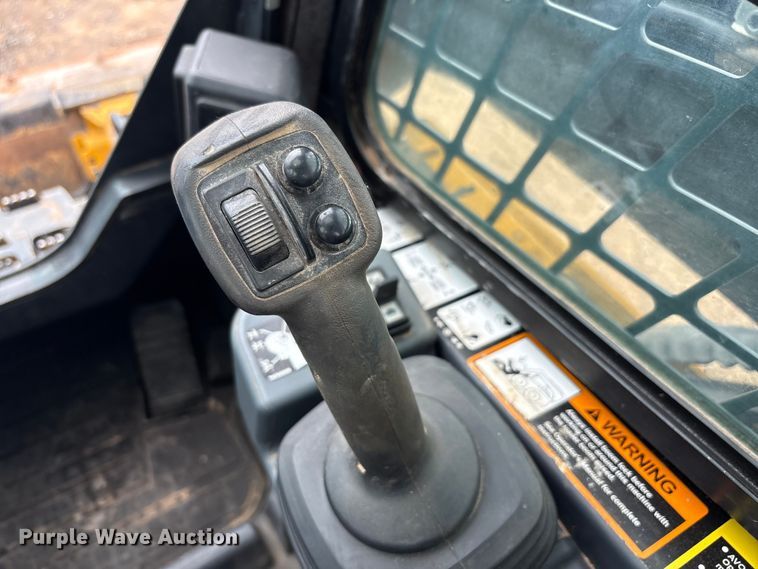 image for item EF6083 2021 John Deere 333G tracked skid steer loader