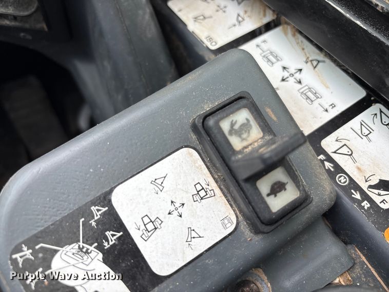 image for item EF6083 2021 John Deere 333G tracked skid steer loader