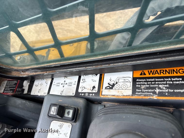 image for item EF6083 2021 John Deere 333G tracked skid steer loader