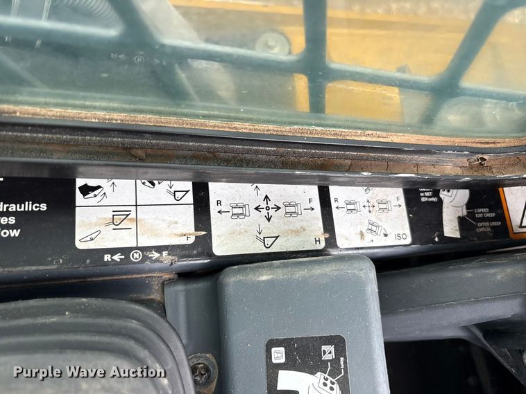 image for item EF6083 2021 John Deere 333G tracked skid steer loader