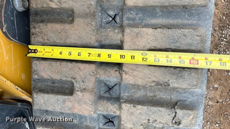 image for item EF6083 2021 John Deere 333G tracked skid steer loader