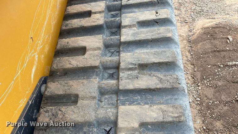 image for item EF6083 2021 John Deere 333G tracked skid steer loader