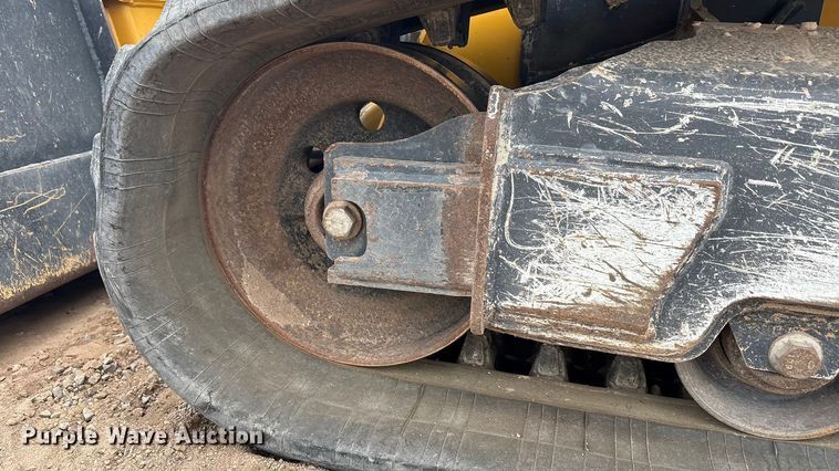 image for item EF6083 2021 John Deere 333G tracked skid steer loader