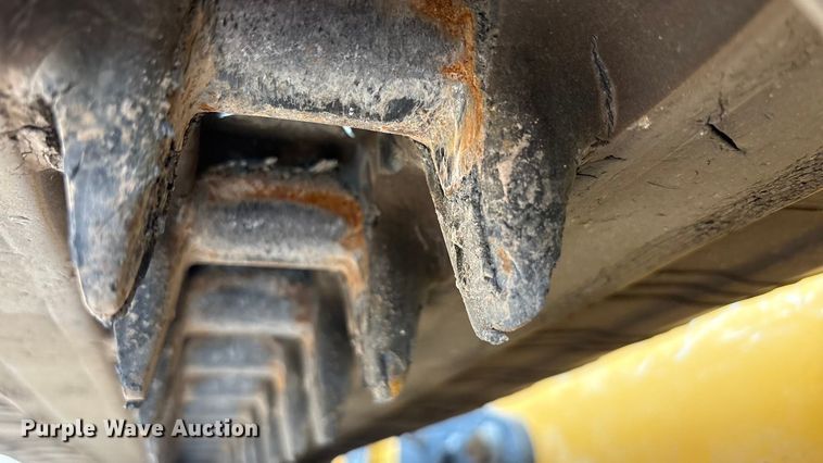 image for item EF6083 2021 John Deere 333G tracked skid steer loader