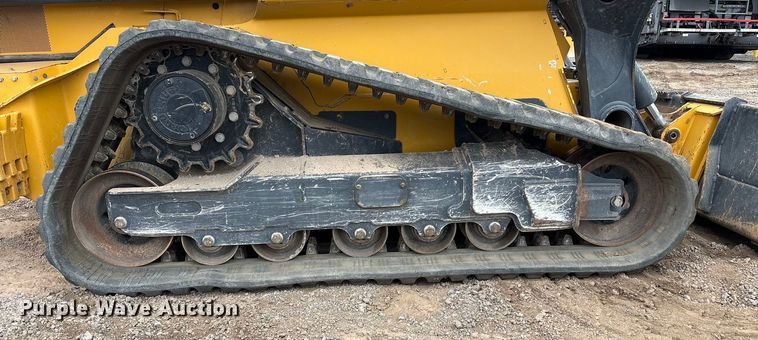 image for item EF6083 2021 John Deere 333G tracked skid steer loader