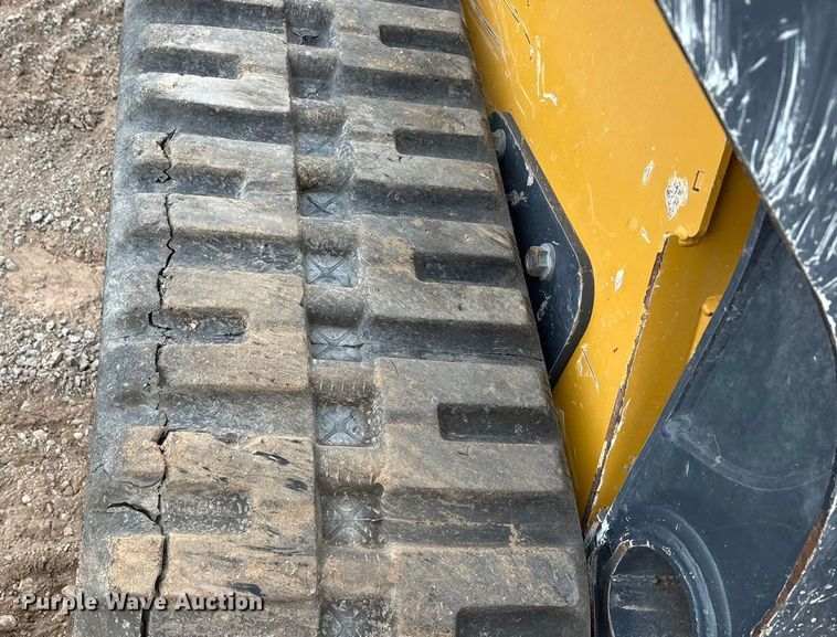 image for item EF6083 2021 John Deere 333G tracked skid steer loader