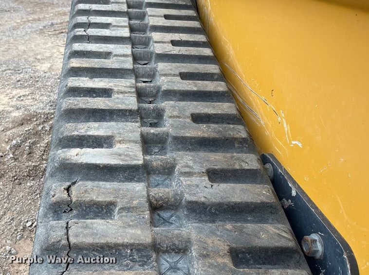 image for item EF6083 2021 John Deere 333G tracked skid steer loader