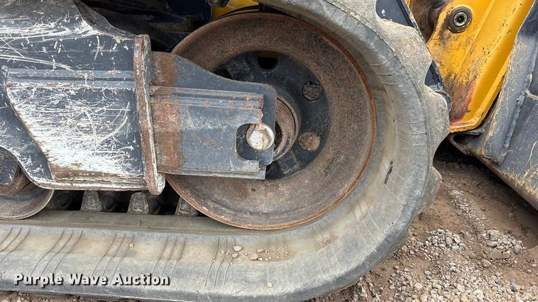 image for item EF6083 2021 John Deere 333G tracked skid steer loader