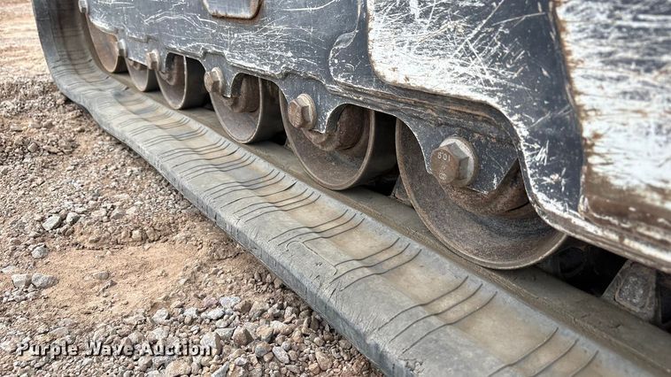 image for item EF6083 2021 John Deere 333G tracked skid steer loader