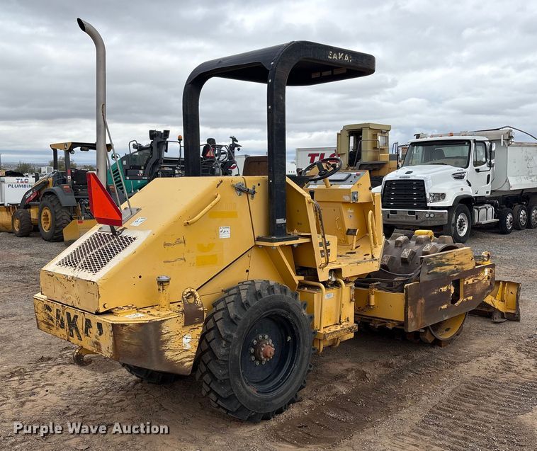 image for item EF6084 2007 Sakai SV201TF single drum vibratory roller