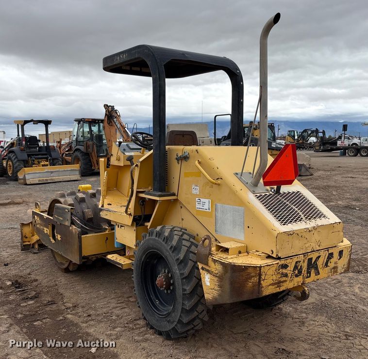 image for item EF6084 2007 Sakai SV201TF single drum vibratory roller