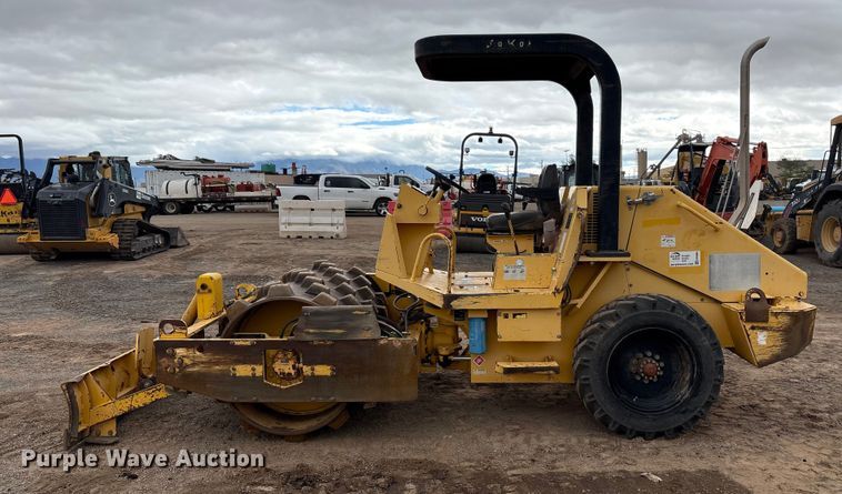 image for item EF6084 2007 Sakai SV201TF single drum vibratory roller