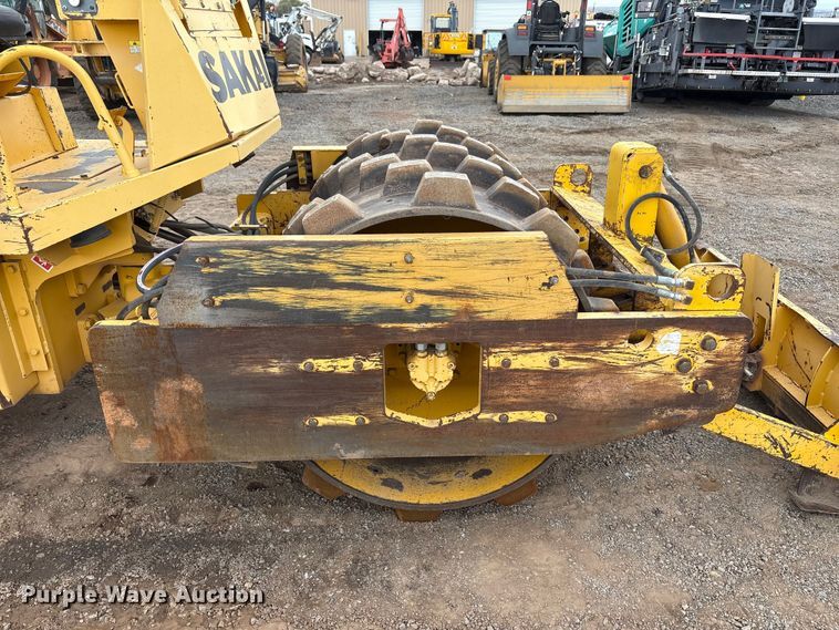 image for item EF6084 2007 Sakai SV201TF single drum vibratory roller