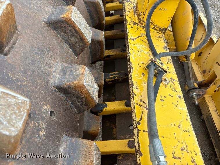 image for item EF6084 2007 Sakai SV201TF single drum vibratory roller