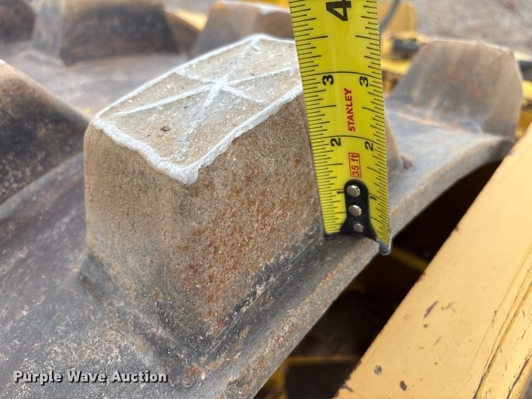 image for item EF6084 2007 Sakai SV201TF single drum vibratory roller