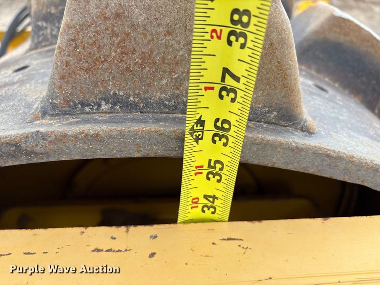 image for item EF6084 2007 Sakai SV201TF single drum vibratory roller