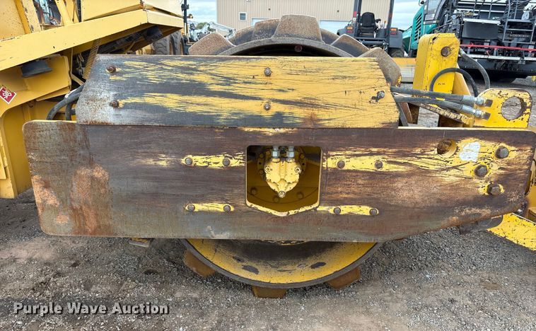 image for item EF6084 2007 Sakai SV201TF single drum vibratory roller