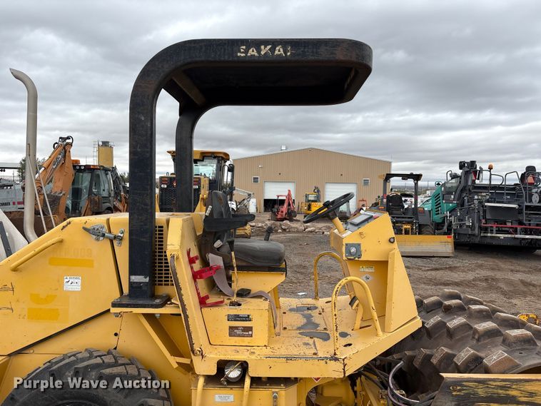 image for item EF6084 2007 Sakai SV201TF single drum vibratory roller