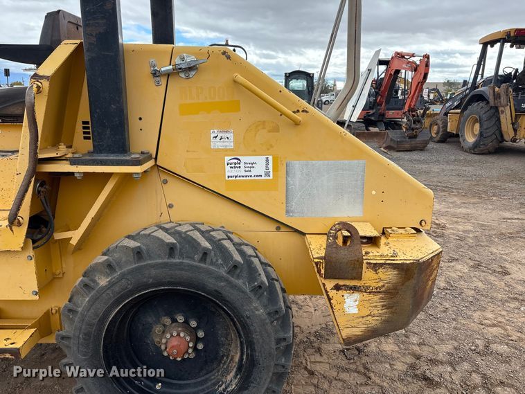 image for item EF6084 2007 Sakai SV201TF single drum vibratory roller