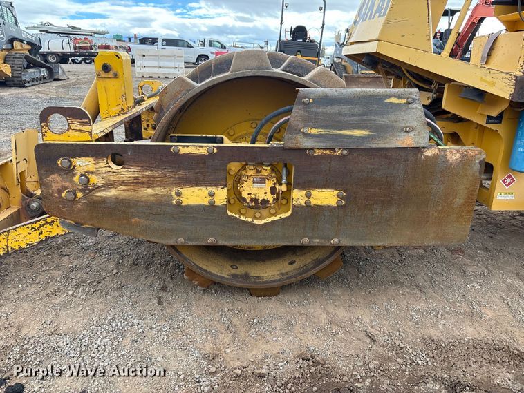 image for item EF6084 2007 Sakai SV201TF single drum vibratory roller