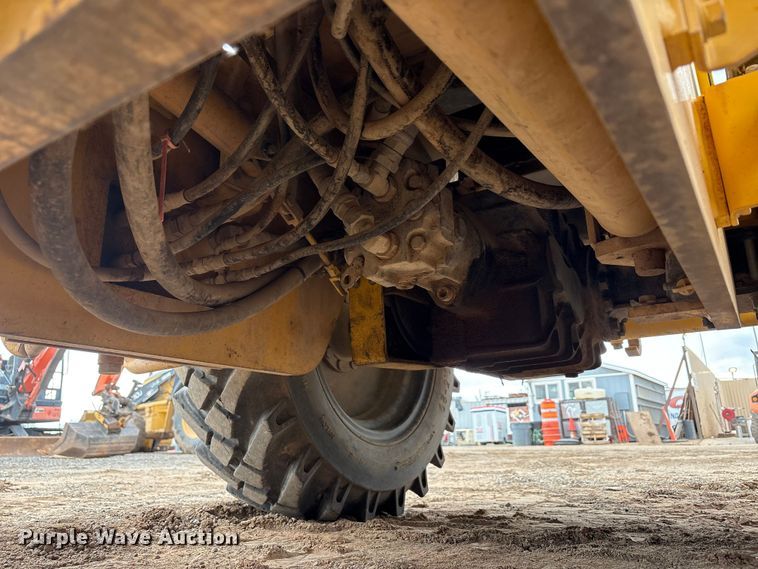 image for item EF6084 2007 Sakai SV201TF single drum vibratory roller