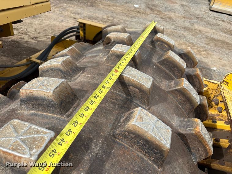 image for item EF6084 2007 Sakai SV201TF single drum vibratory roller