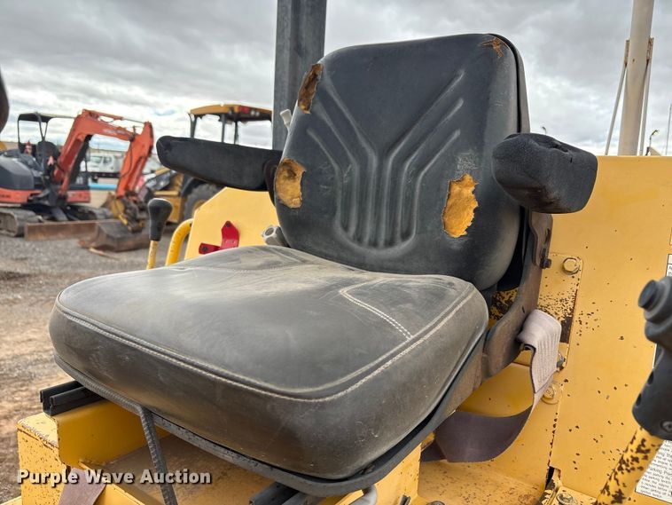 image for item EF6084 2007 Sakai SV201TF single drum vibratory roller