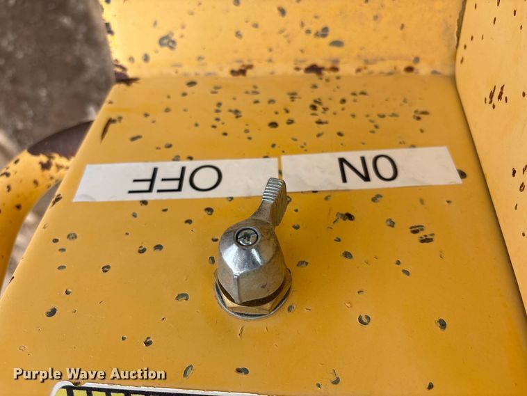 image for item EF6084 2007 Sakai SV201TF single drum vibratory roller