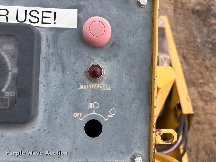 image for item EF6084 2007 Sakai SV201TF single drum vibratory roller